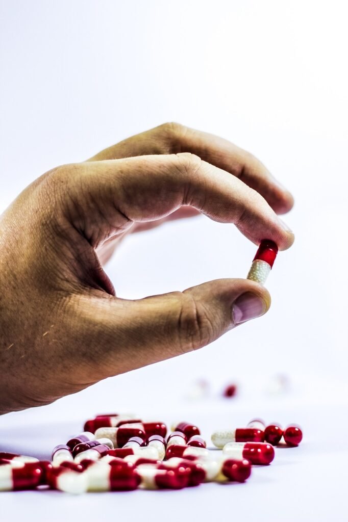 medicines, bow, cold, dose, illness, pharmacy, pharmacologist, pharmacological, placebo, prescription, heal, healthy, sick, medical, pills, get sick, overdose, hand, drug addict, macro